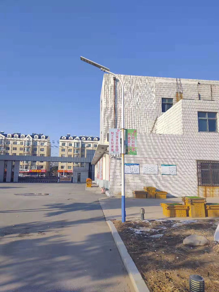 深圳市某工業(yè)園一體化路燈